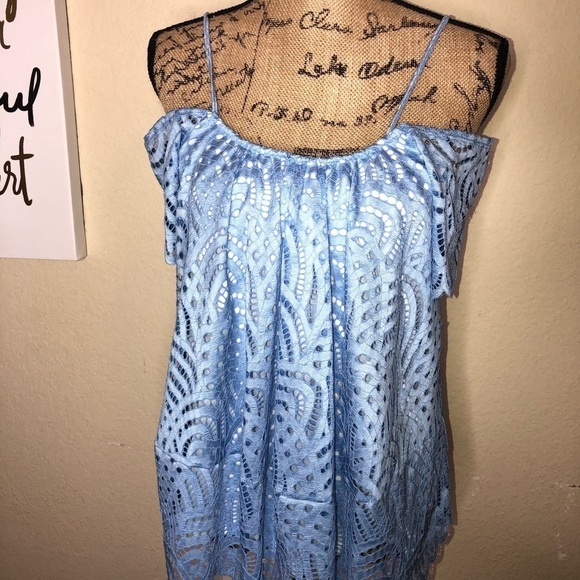 Boston Proper Baby Blue Crocheted Lace Lined Cold Shoulder Blouse Size Small - Picture 4 of 10